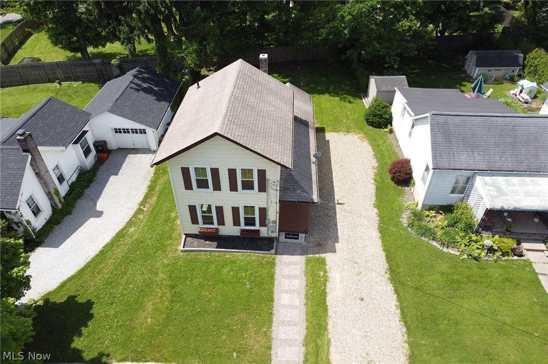 8210 Maple Ave – photo 2