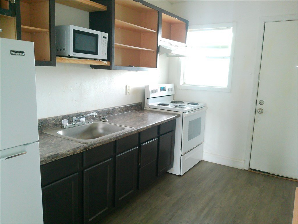 829 Indiana Ave #3 – photo 3