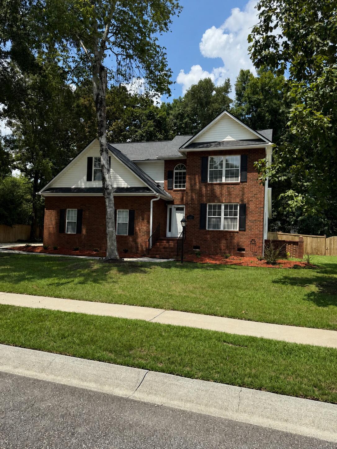 111 Haleswood Cir – photo 1