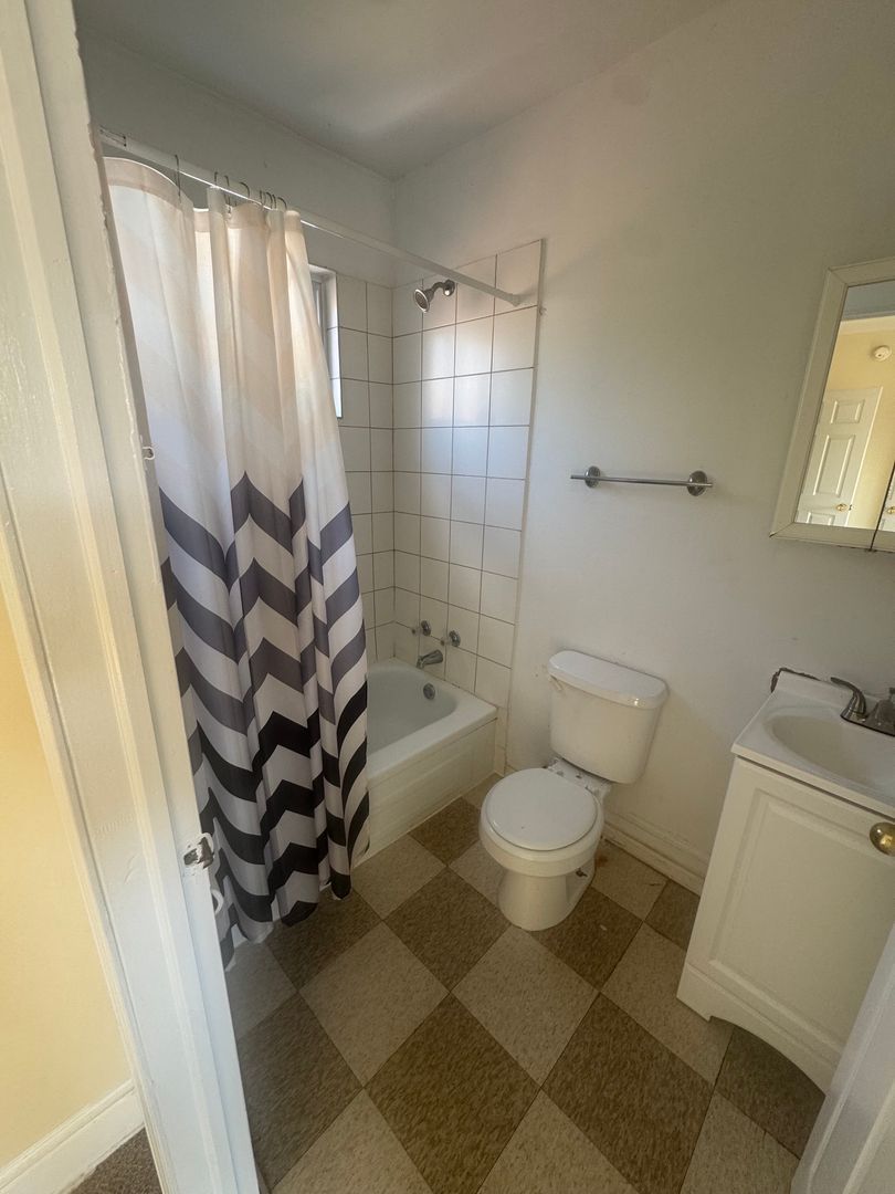 5132-5134 Keystone St unit 5132 Keystone St – photo 1