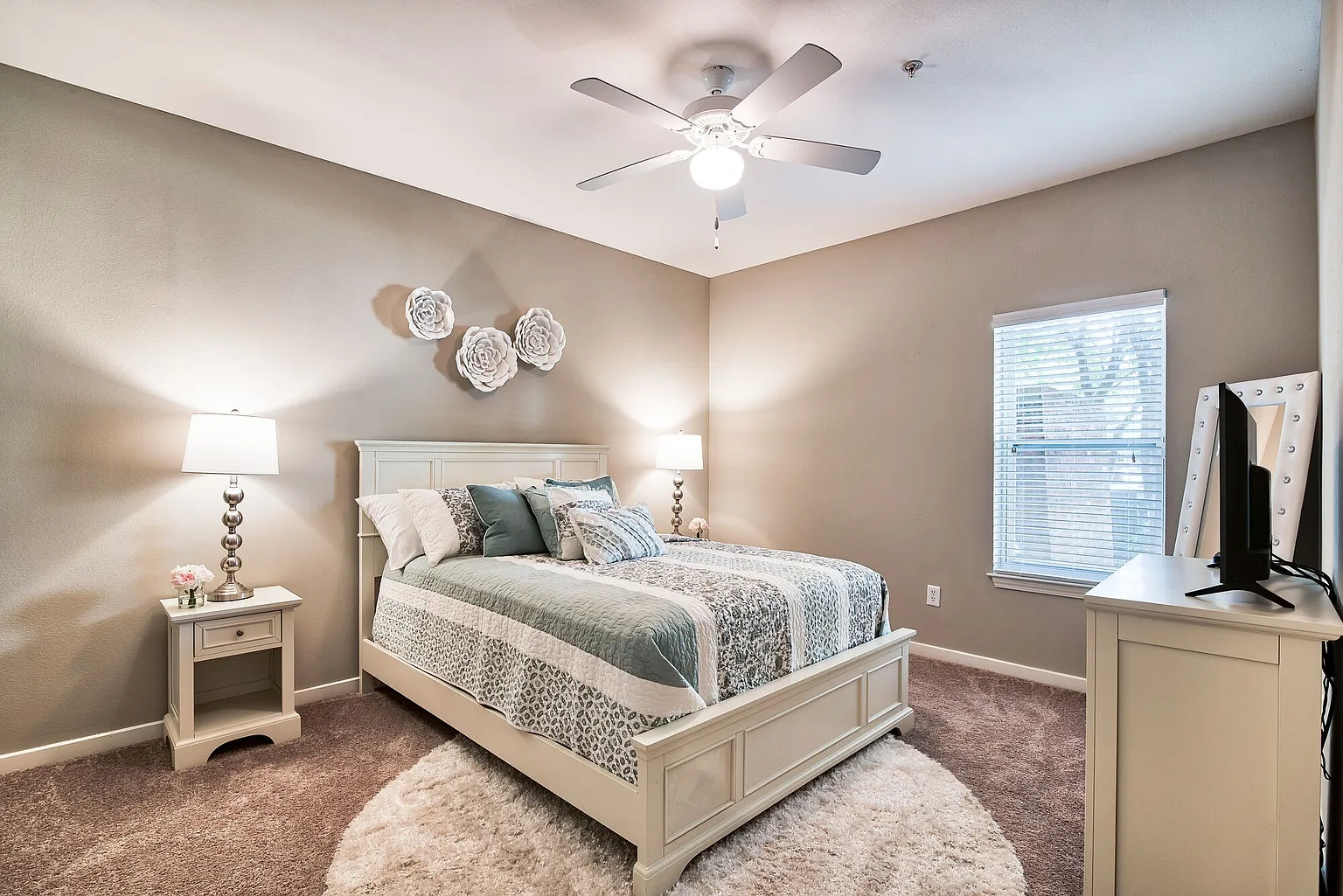 Cypress Lake Apartments – photo 3