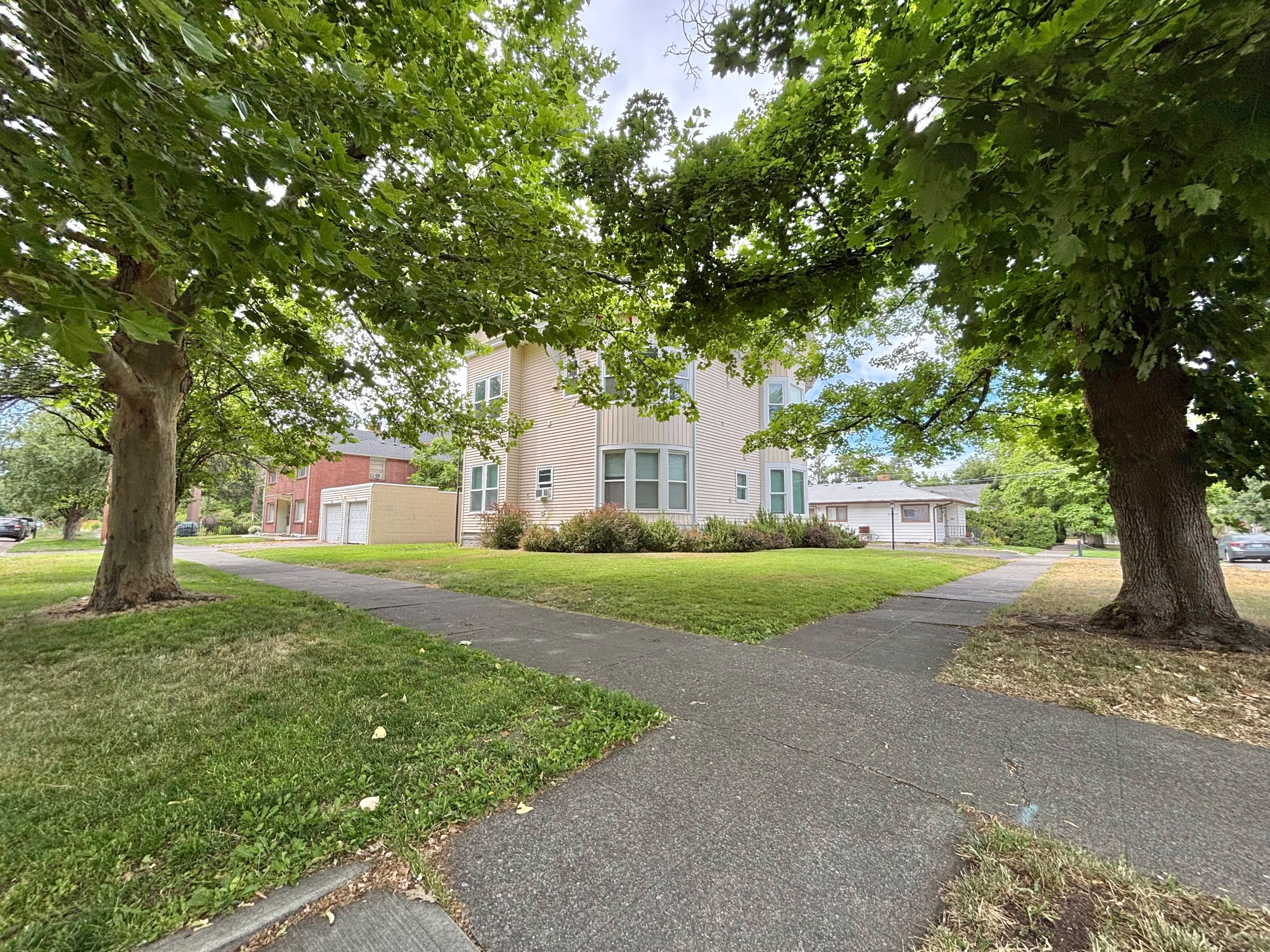 176 S Chestnut St – photo 3