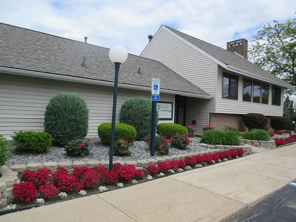Waterside Apartments – photo 1