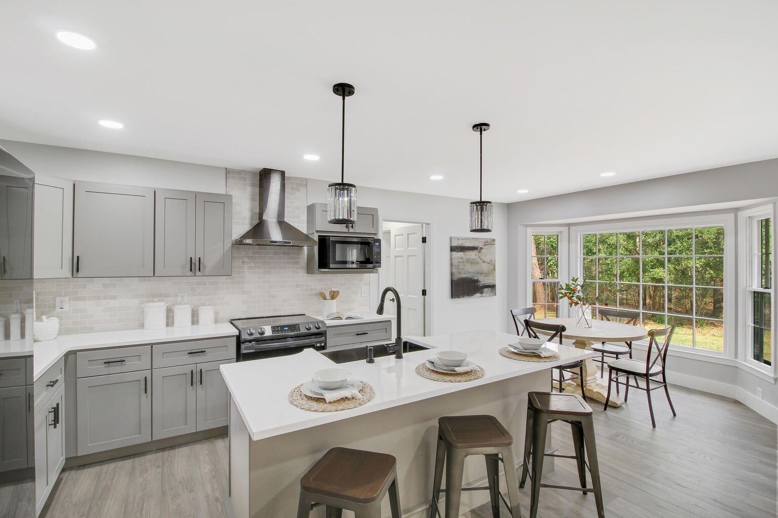 305 Mayfield St – photo 4