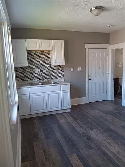 1087 E 64th St – photo 3
