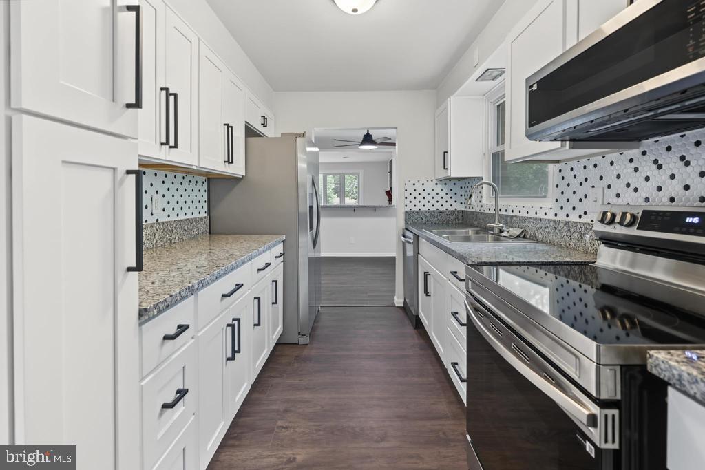 2709 Creek Rd – photo 4