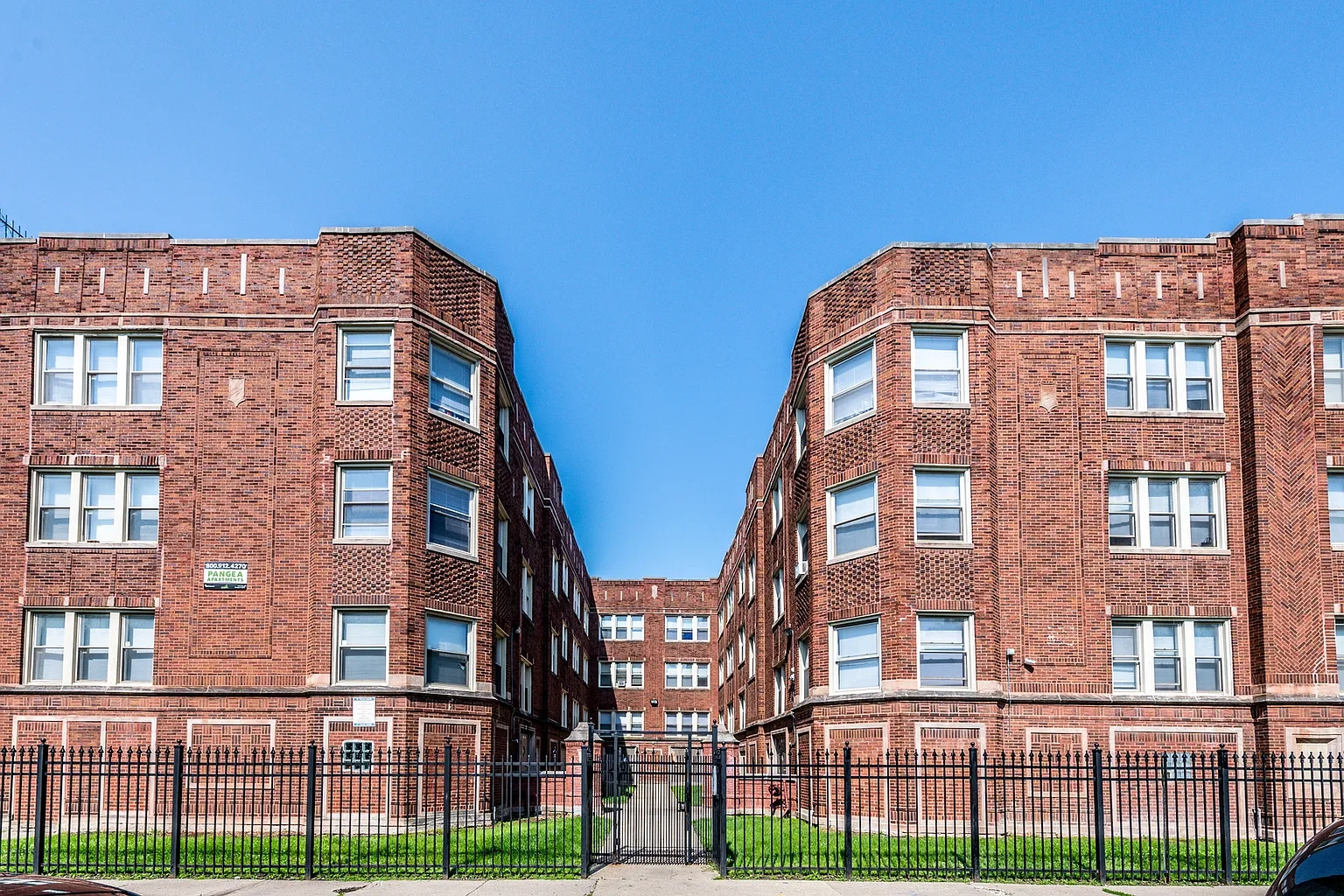 8000 S Maryland – photo 3
