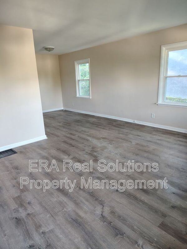 4245 Leeper St – photo 1
