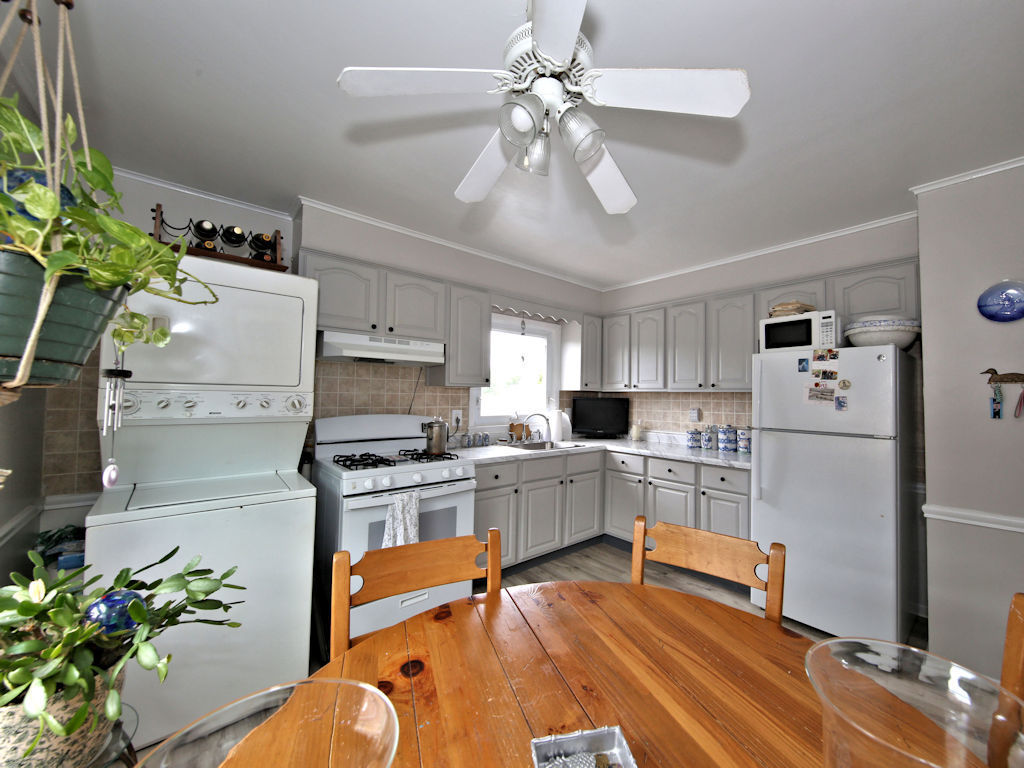 110 Holland St – photo 1