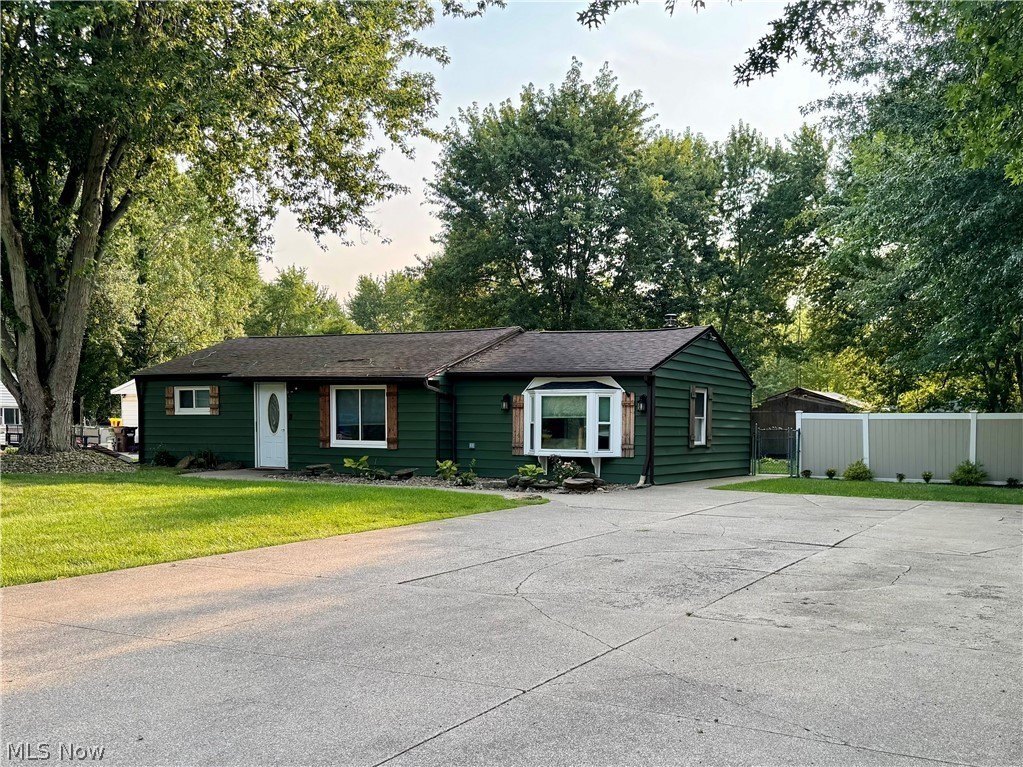 12755 Vincent Dr – photo 2