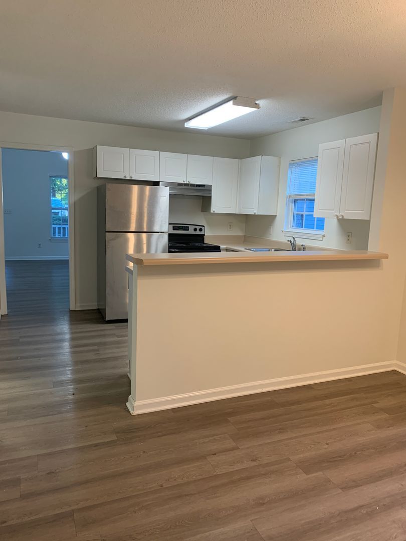 222 Charter Dr – photo 4