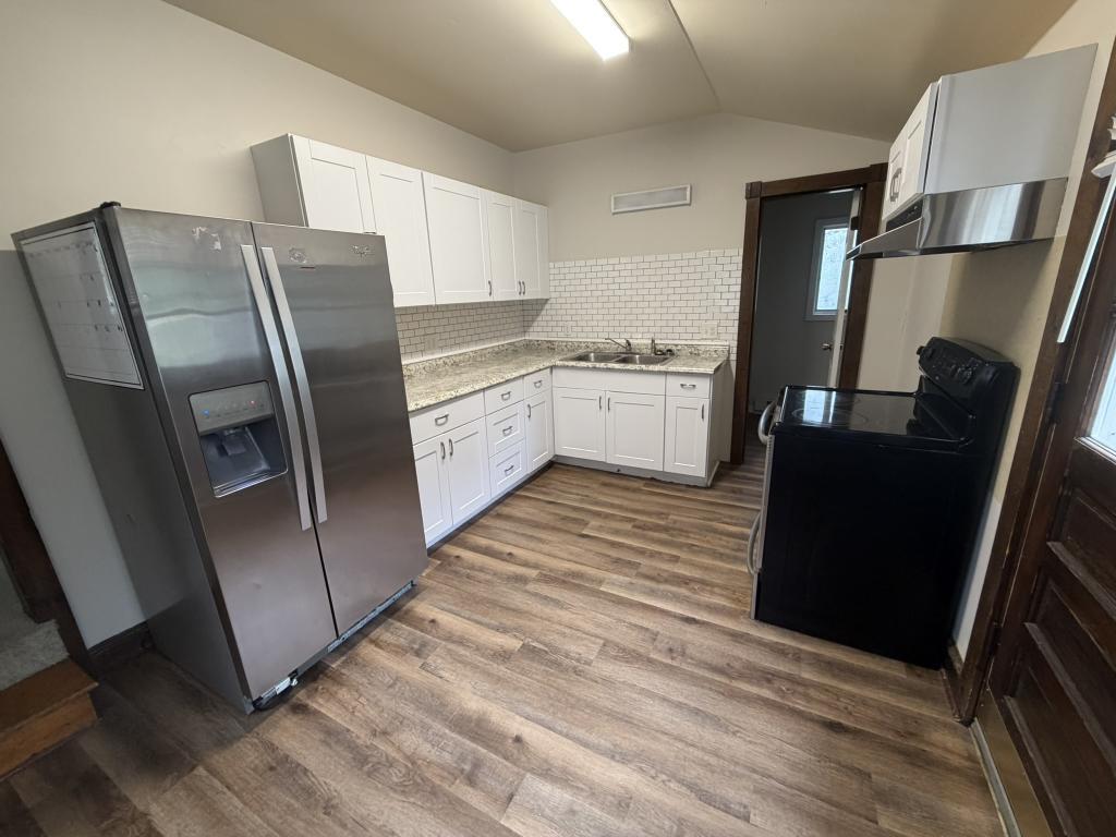 79 New St unit B – photo 3