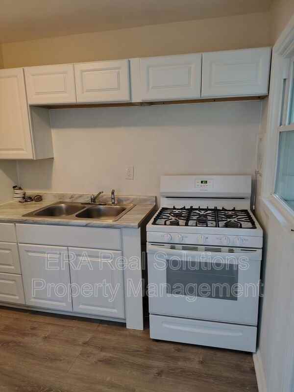 4245 Leeper St – photo 4