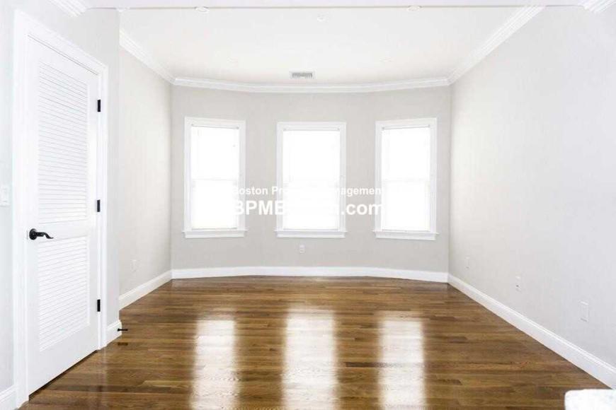 13 Woodside Ave – photo 5
