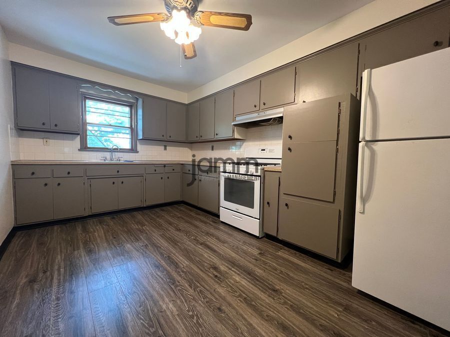 26200 Lakeshore Blvd – photo 4