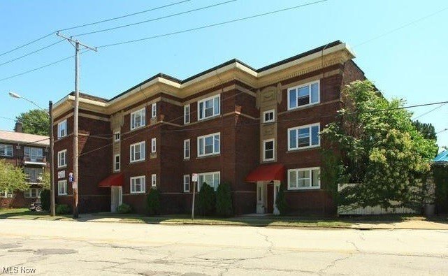 14236 Lakeshore Blvd #6 – photo 2