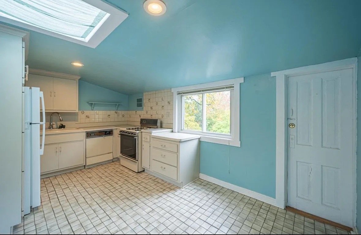 180 Bellevue Ave unit #3 – photo 1