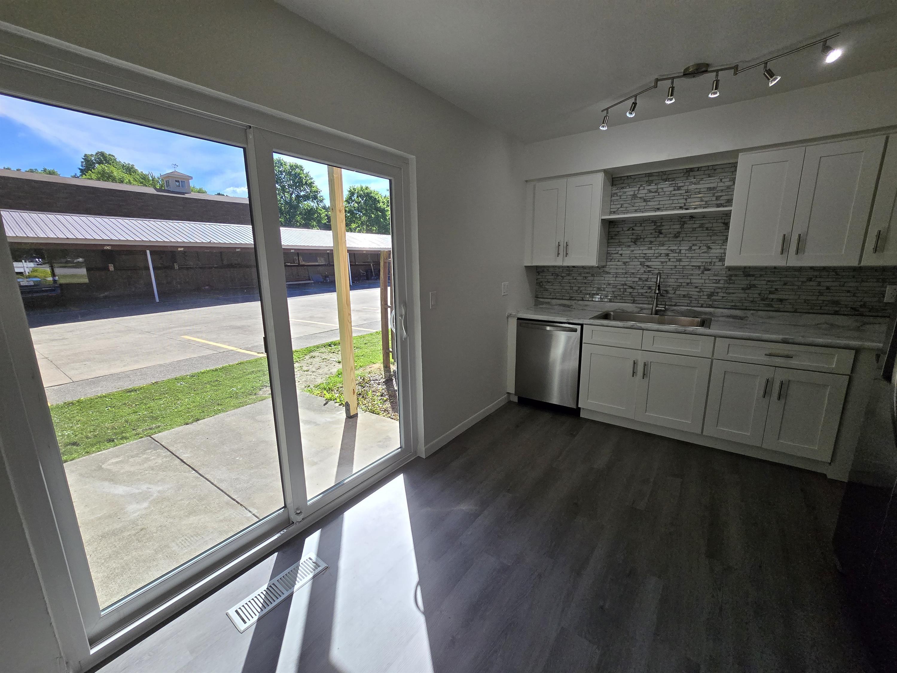 4705 Fishcreek Rd unit 2 – photo 3