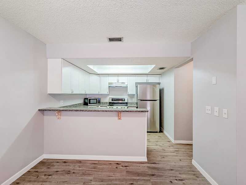 3202 Bloomingdale Villas Ct unit 3202 – photo 4