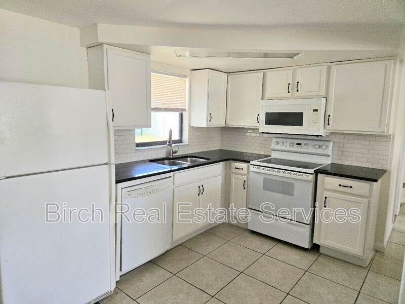 1247 Chelsea Ln – photo 5