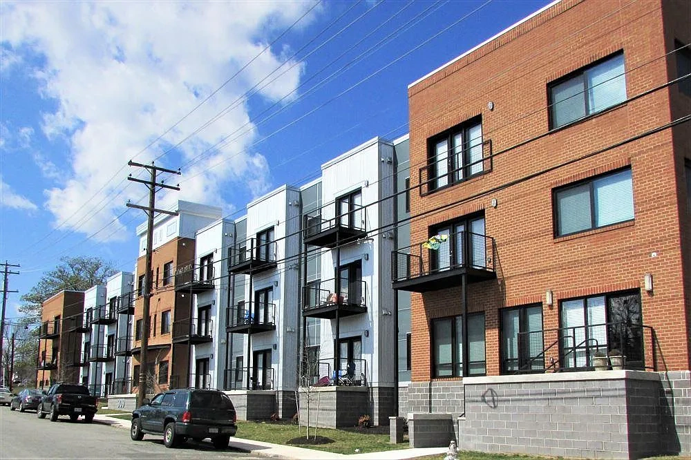 909 Perry St – photo 2