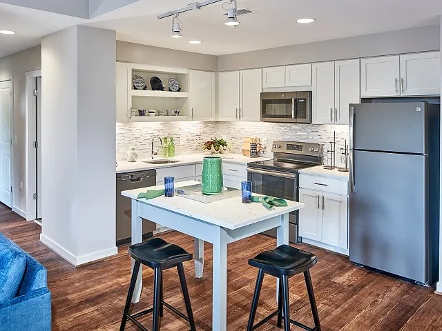 Cherry Hill Apartments – photo 2