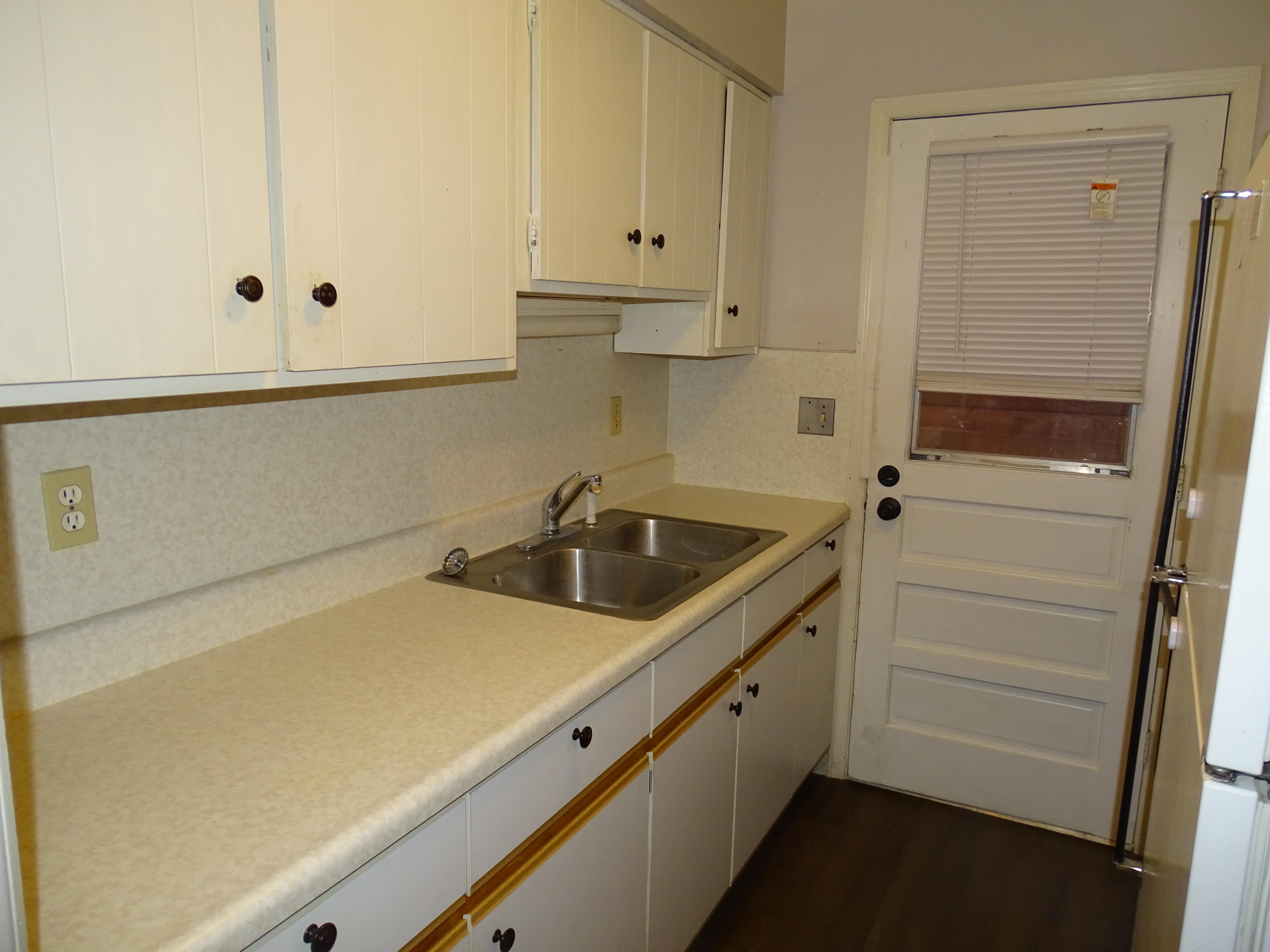 307 E Coomer St unit 8 – photo 3