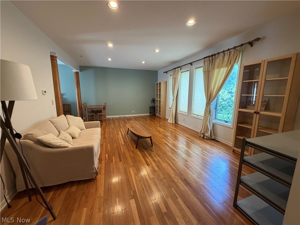 2455 Buckhurst Dr – photo 2