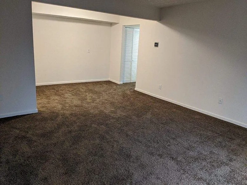 100 Everhard - Short-term rentals available – photo 5