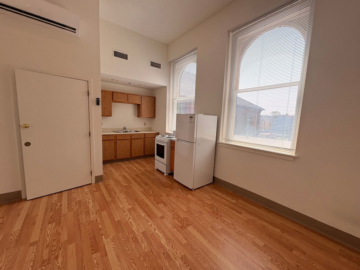252 W College Ave unit Unit 216 – photo 1