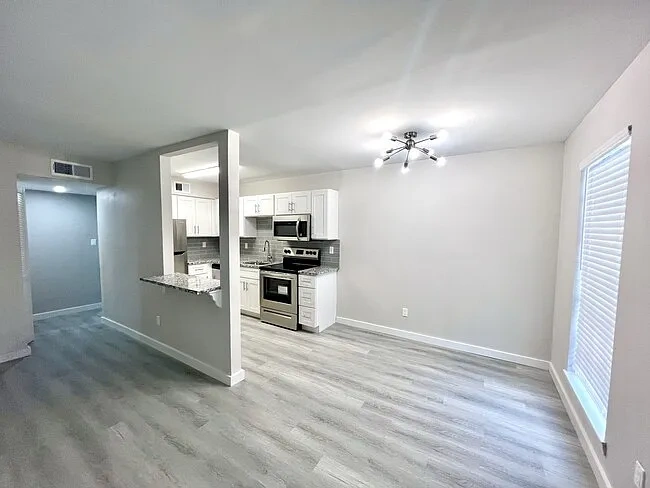 2700 At Homewood Apartments – photo 4