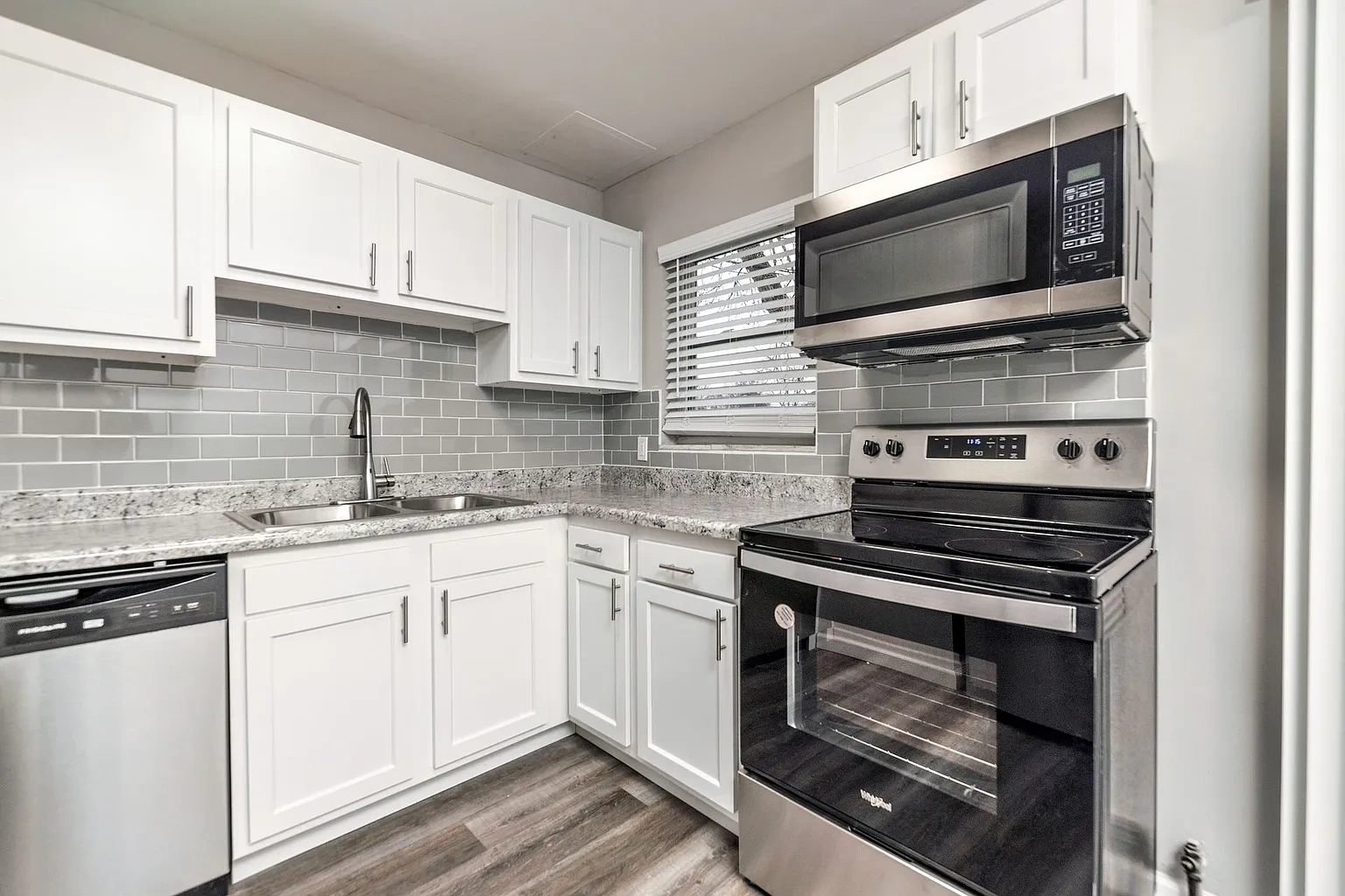Townhomes at Andrus – photo 2