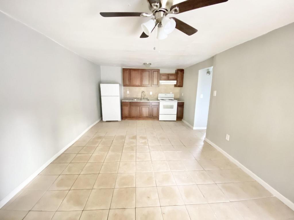 717 W Spring St unit 2 – photo 3