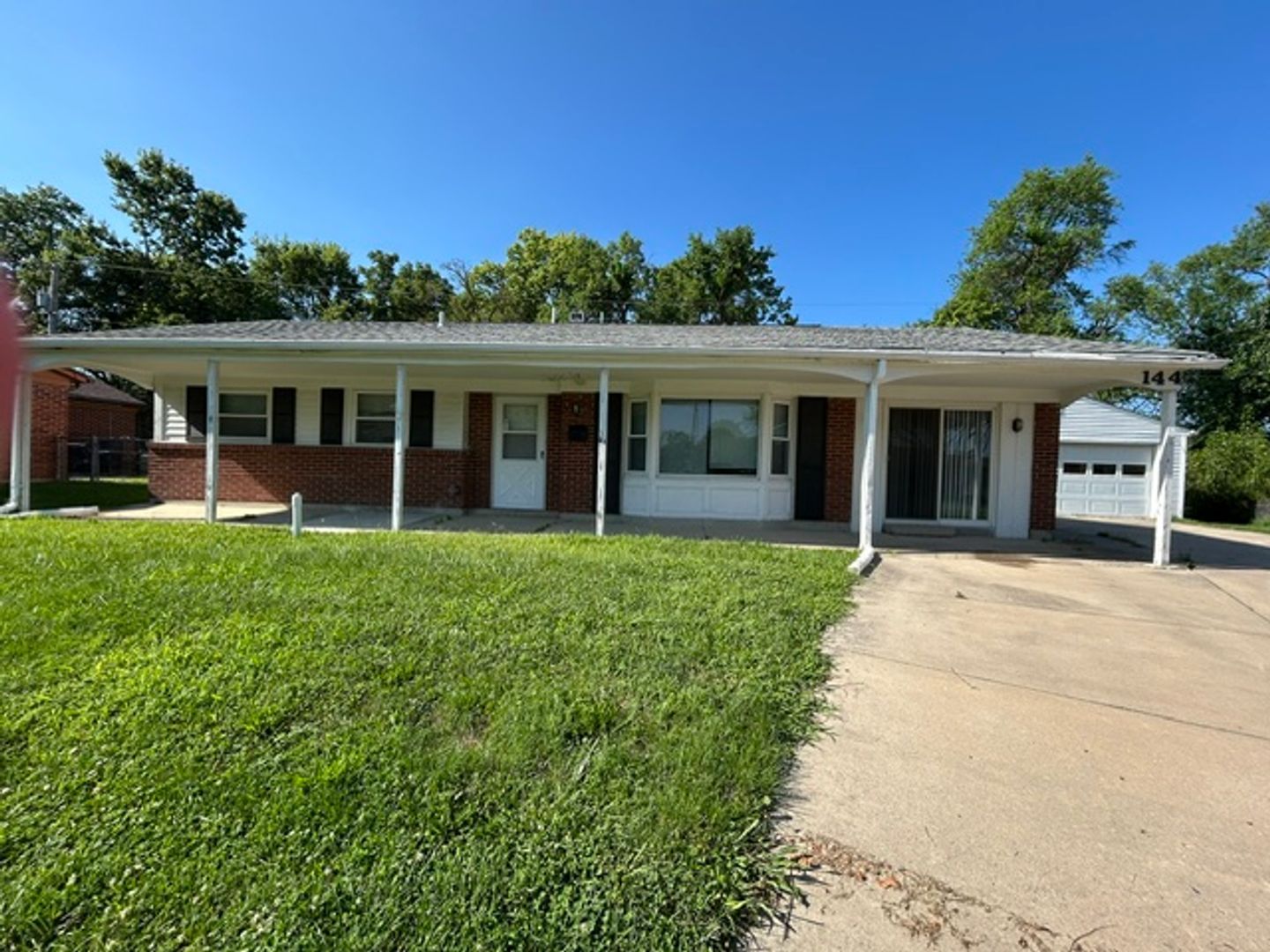 144 McCraw Dr – photo 1