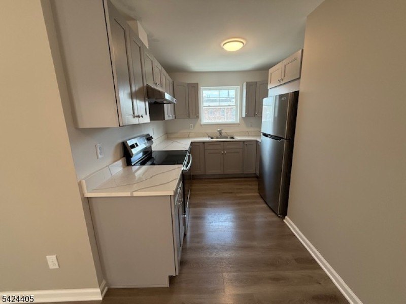 237 Main St – photo 4