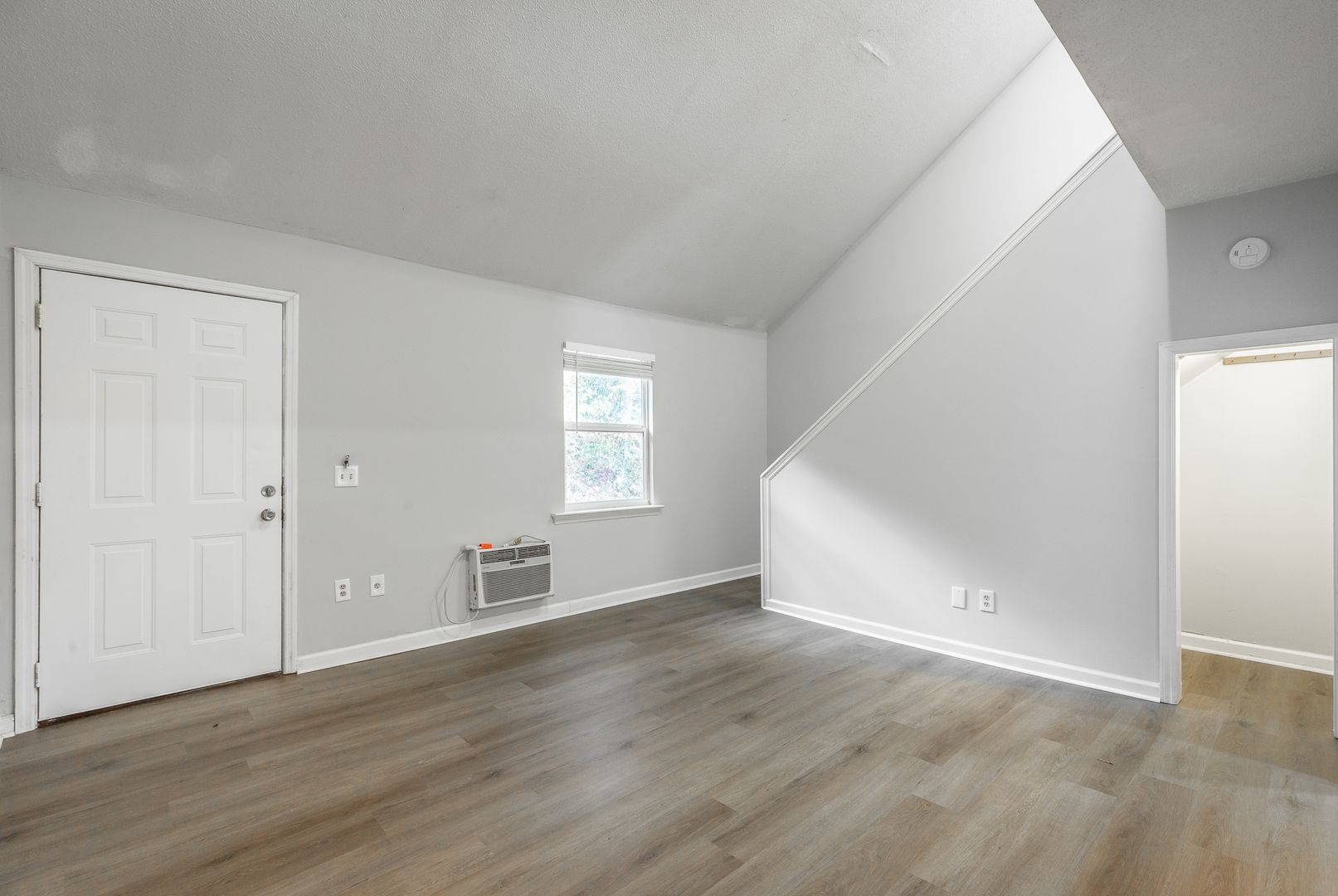 4499 Delashmitt Rd unit 4499-B – photo 2