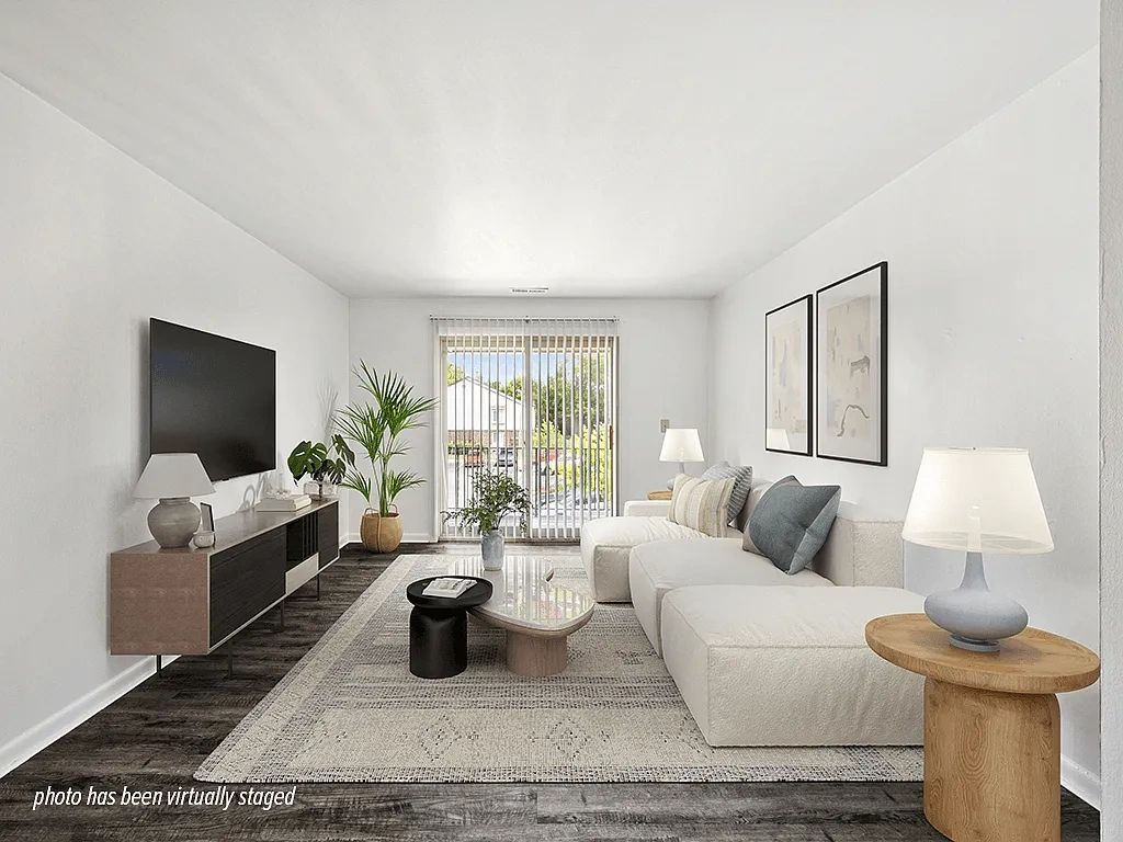 Northlake Village Apartments – photo 2
