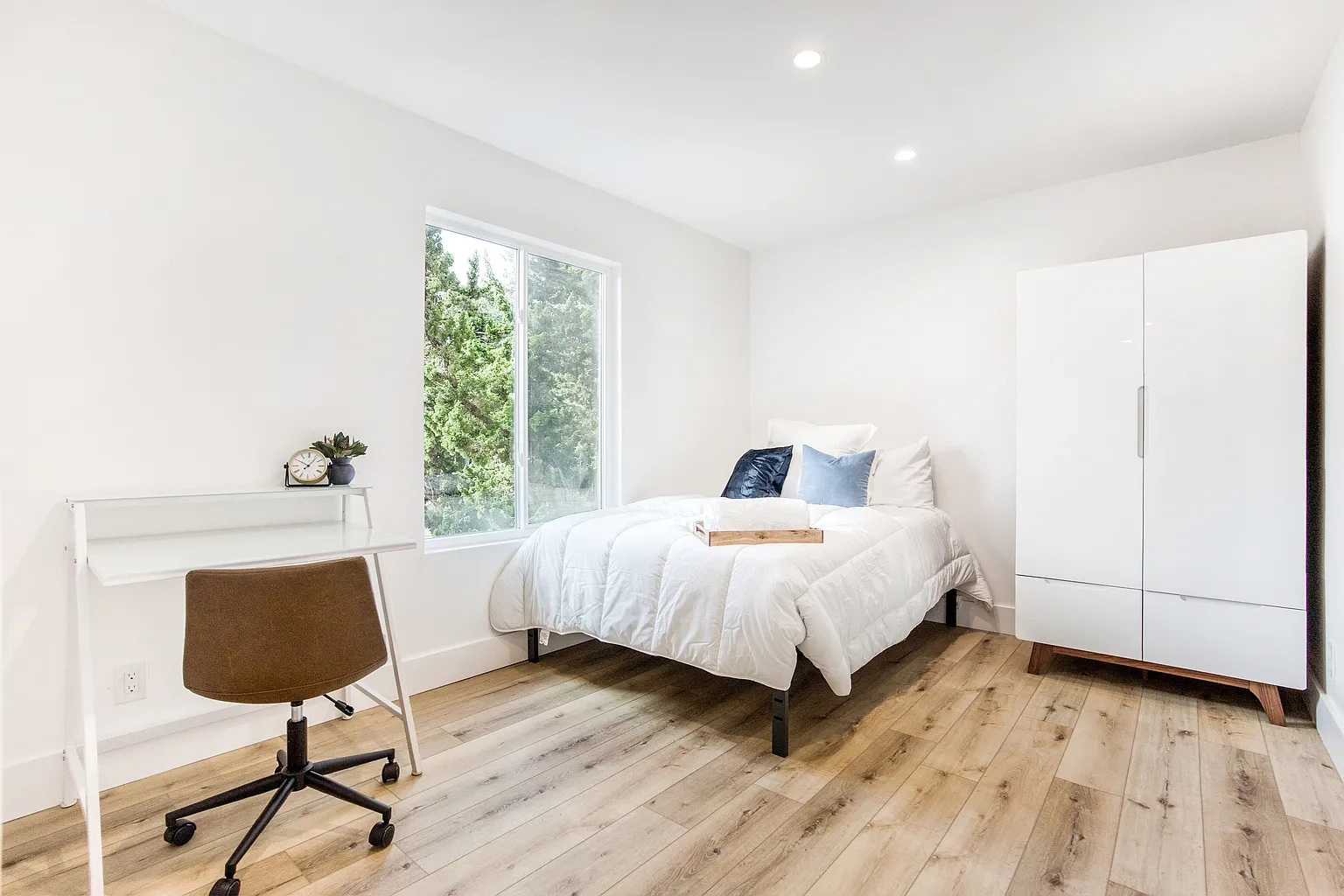 2729 Dwight – photo 2