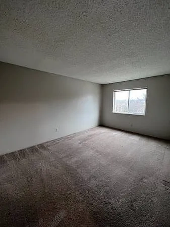Bell Hollow Apartments – photo 1