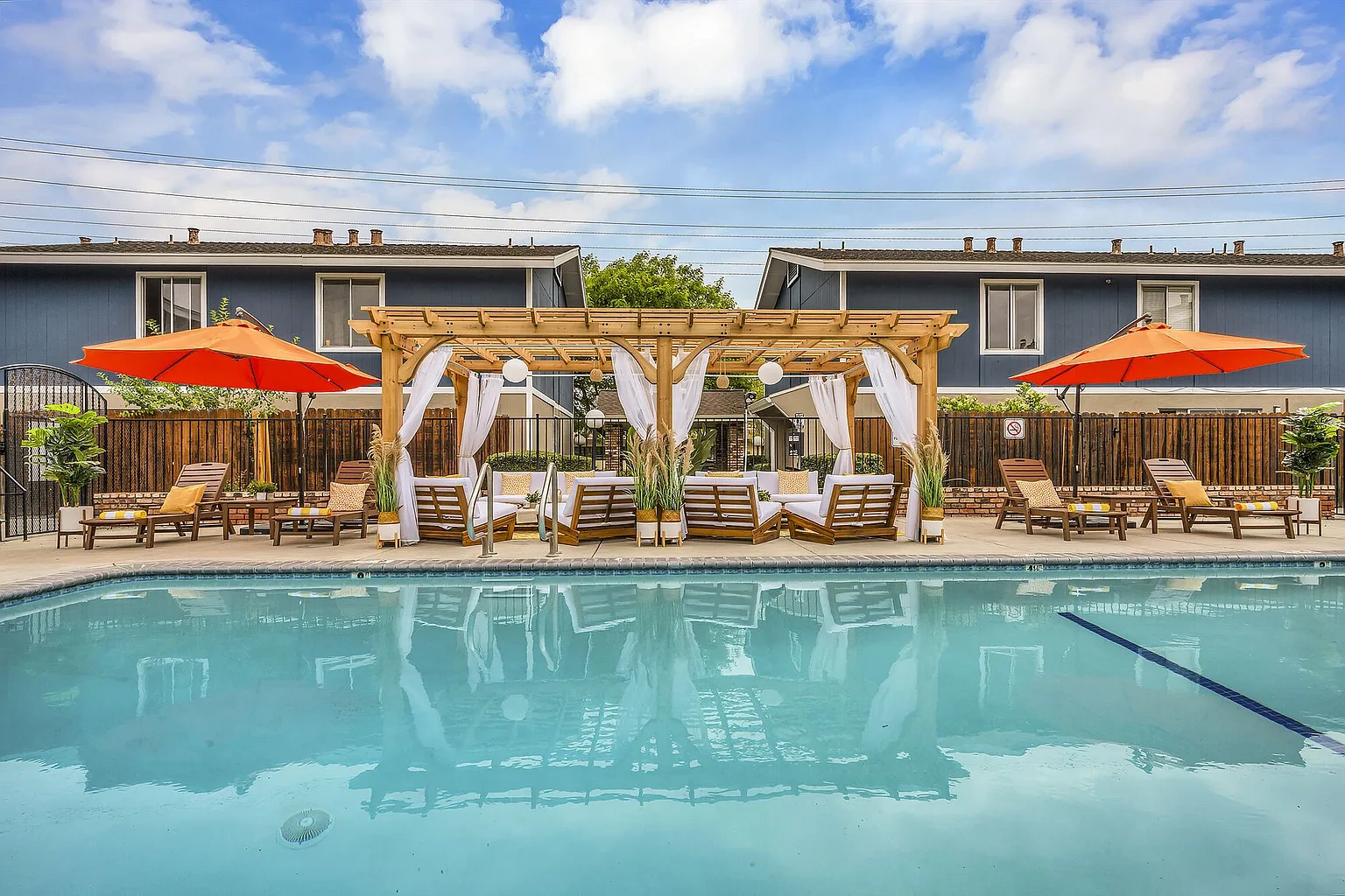 Pacific Crest Apartments – photo 4