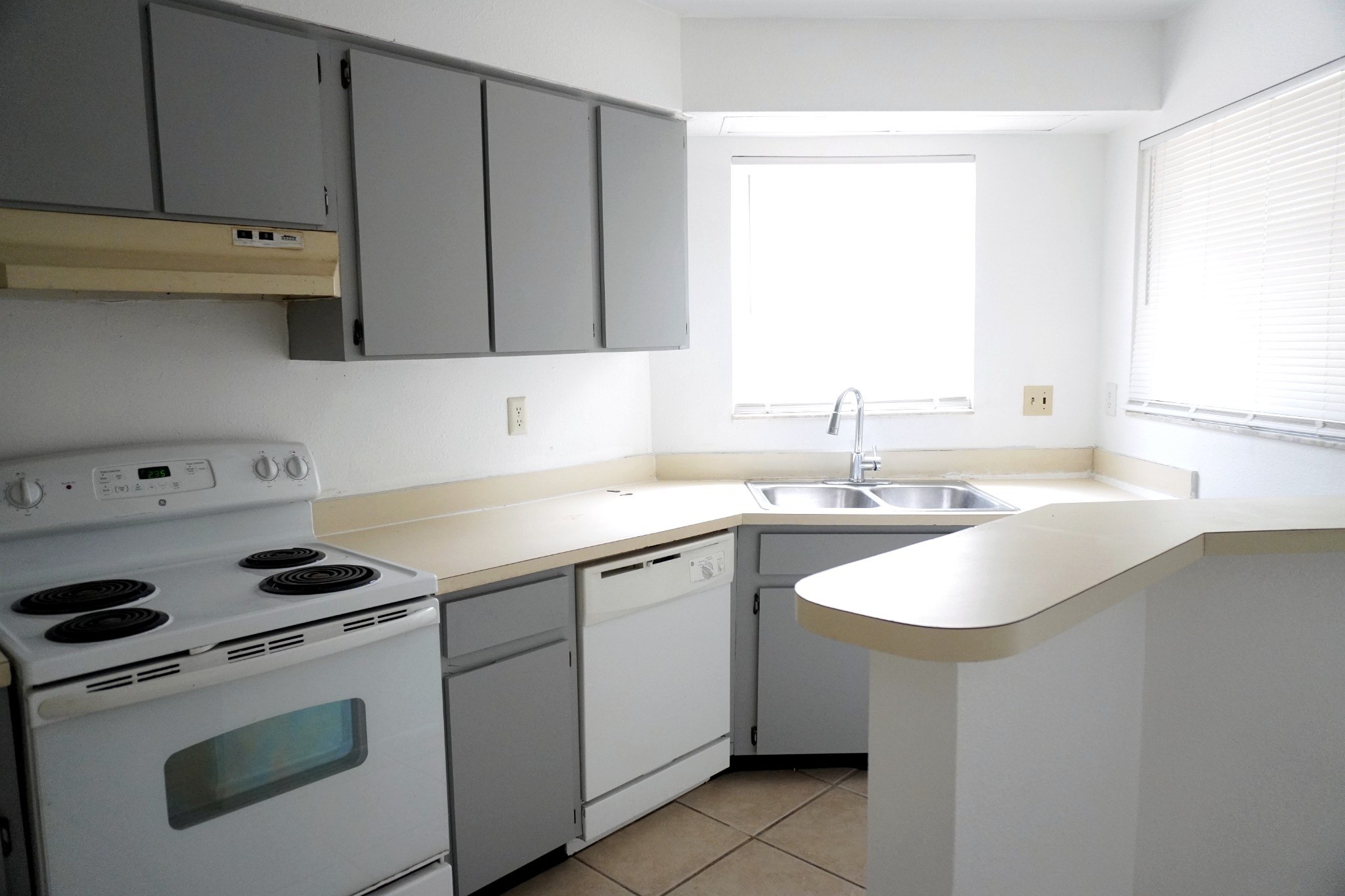 3640 Meriden Ave unit 3 – photo 3