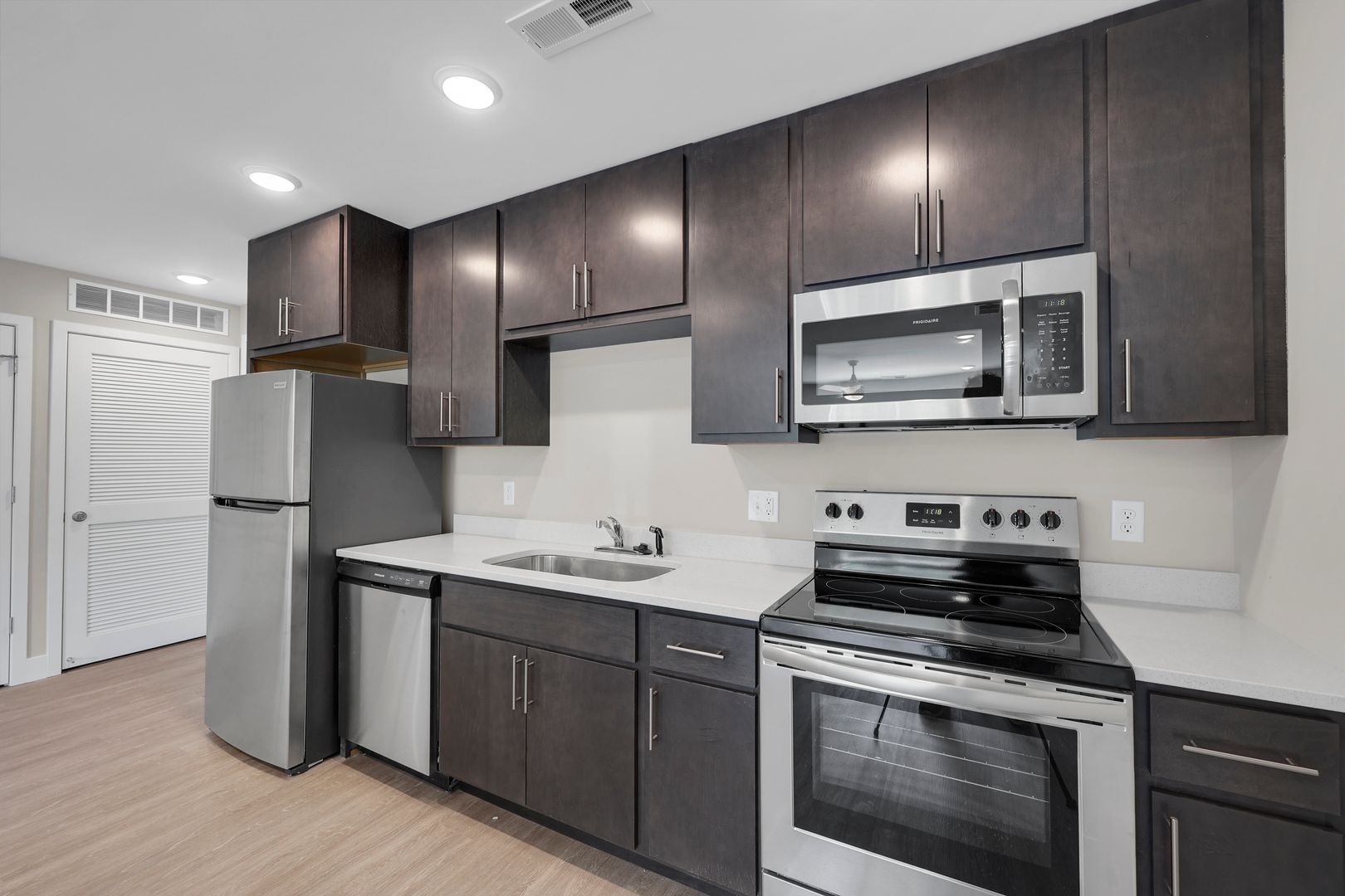 707 W Springfield Ave unit 116 – photo 2