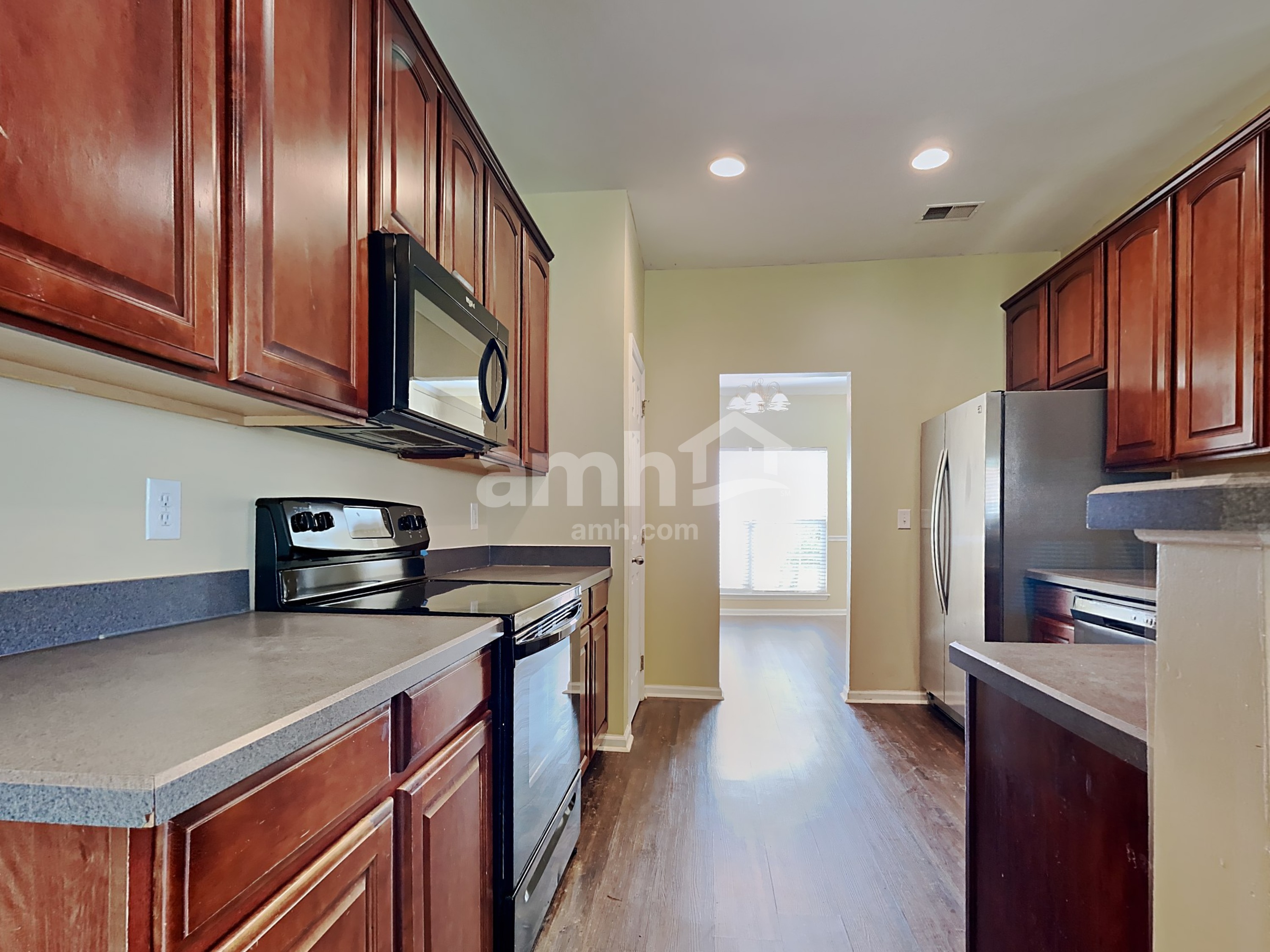 503 Sparkleberry Ln – photo 3