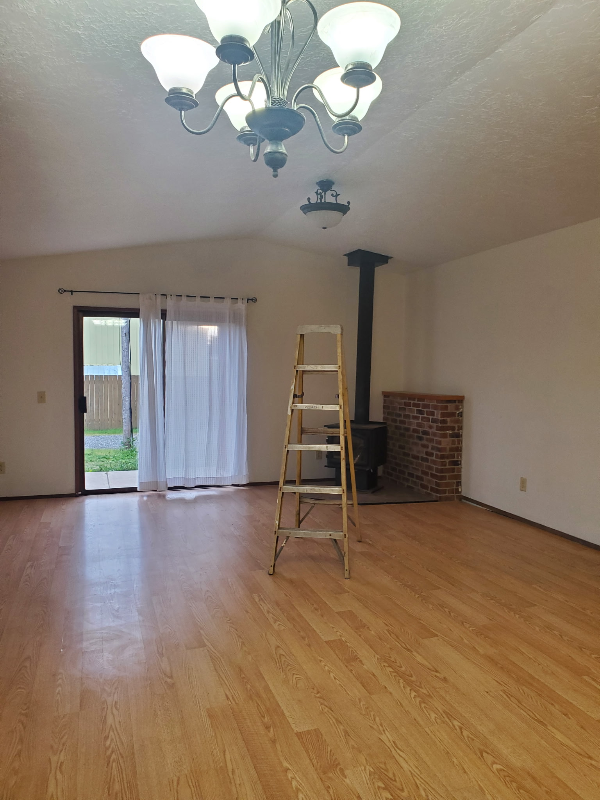 535 N Broadway St – photo 3