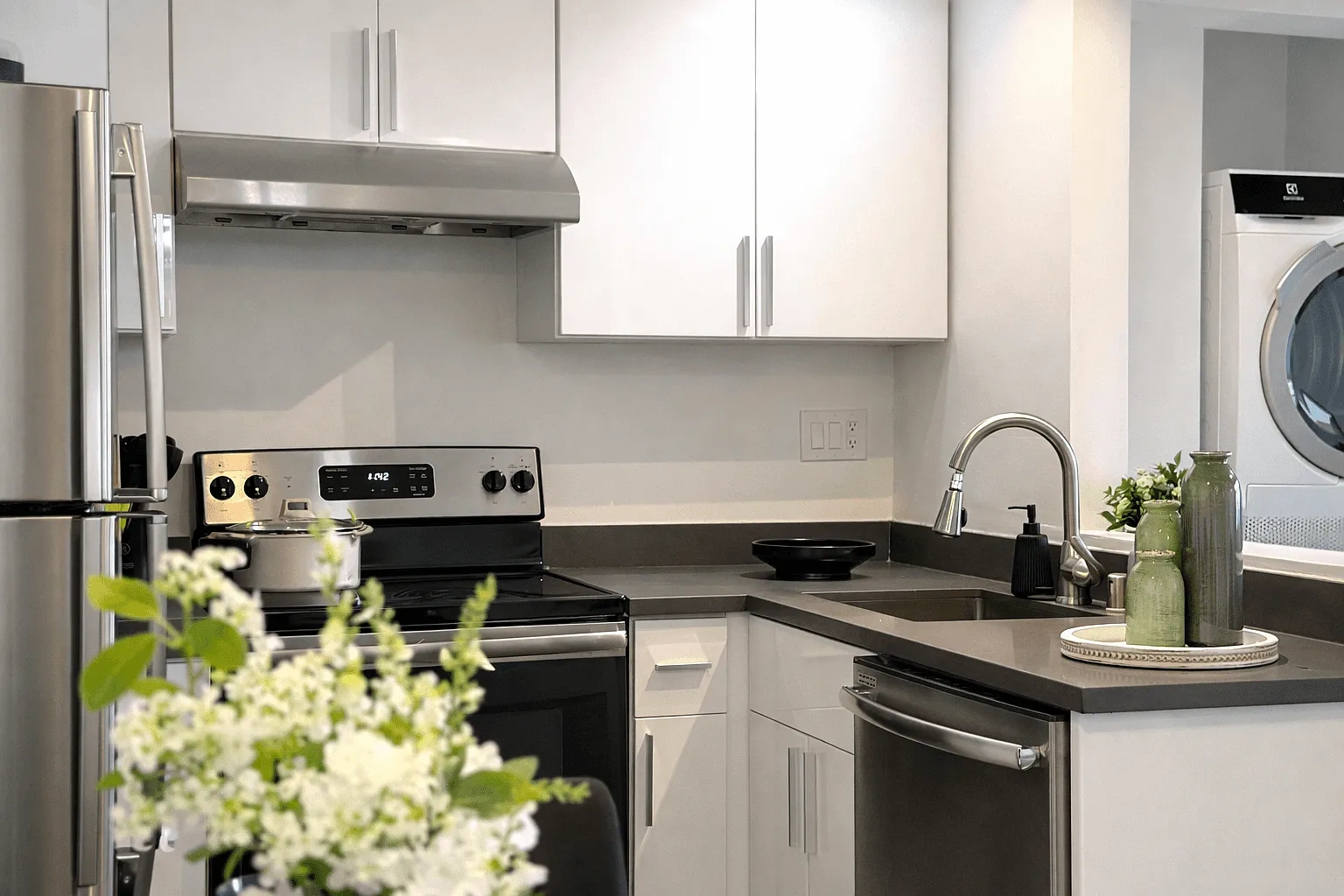 Metro Apartments – photo 4