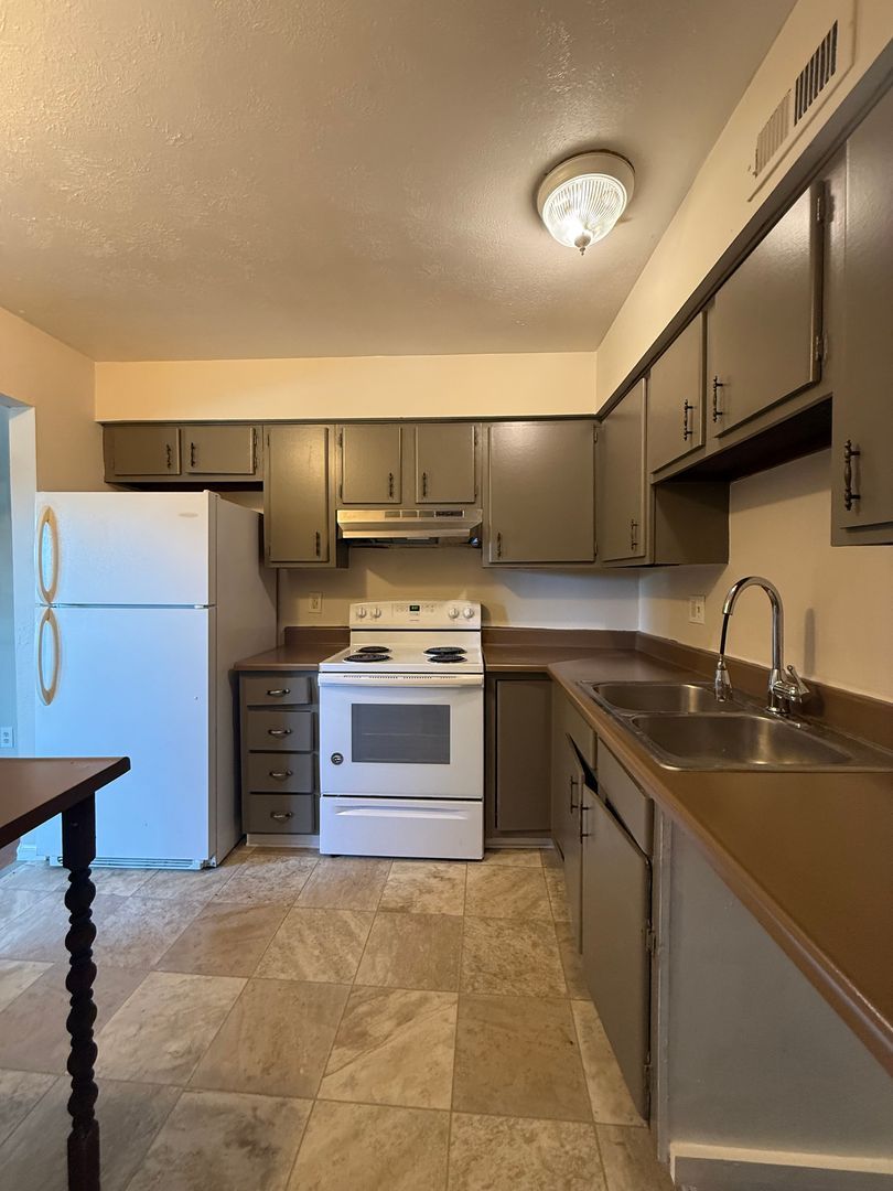 4220 Arrowrock Ave unit 4220 - 7 Arrowrock – photo 2