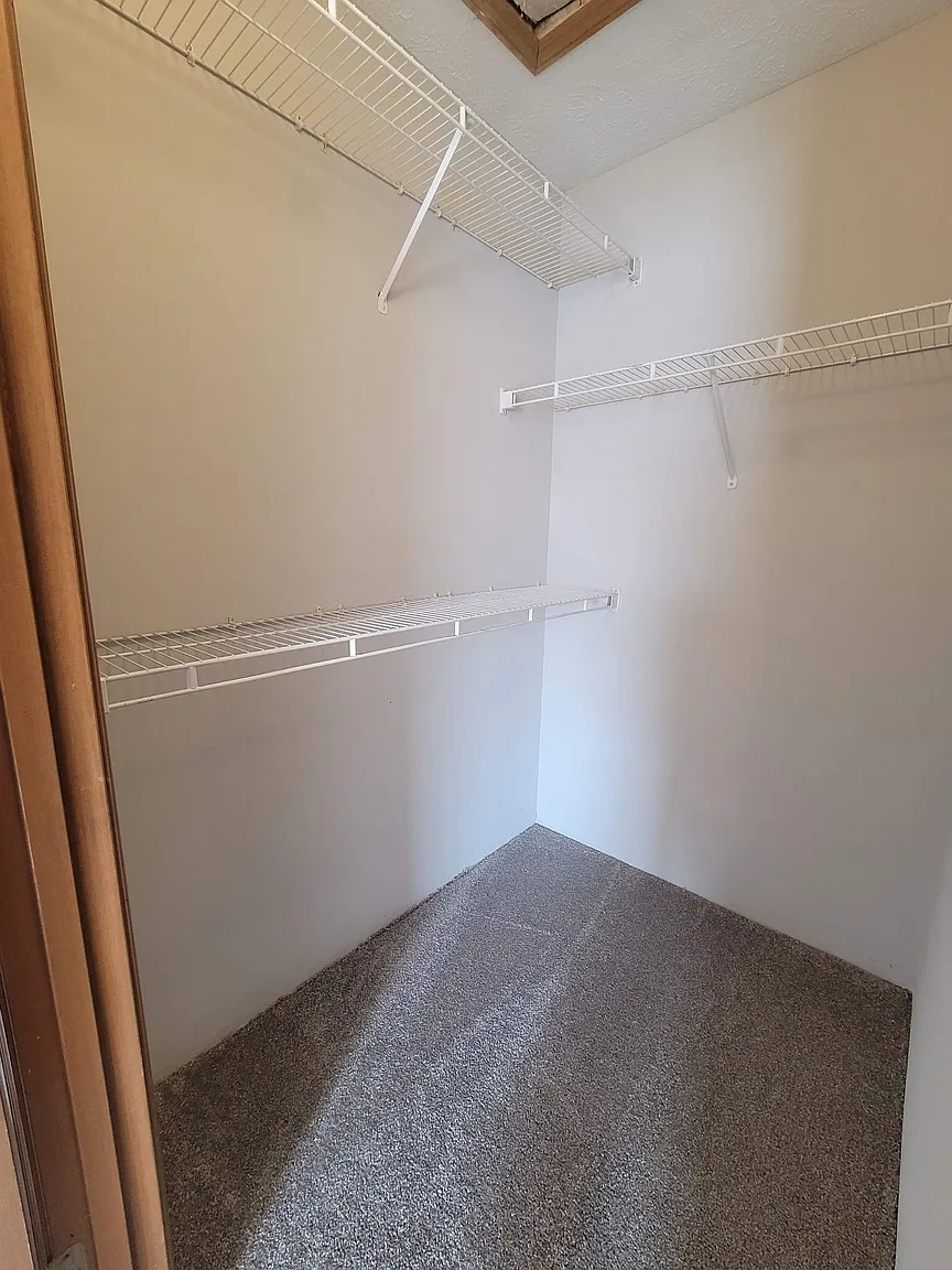 Laurel Wood Apartments – photo 1