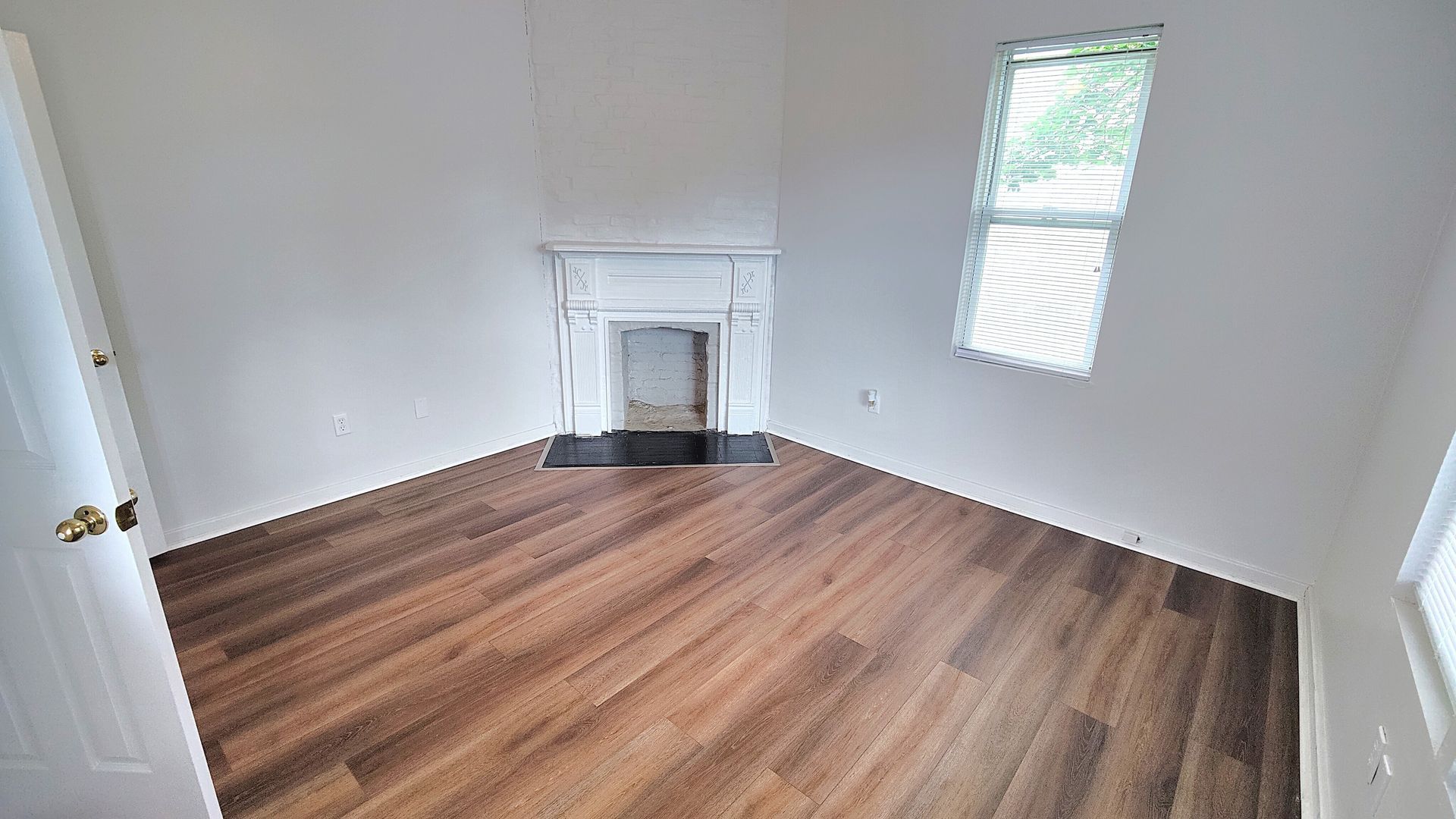 409 Kingsboro St unit 2 – photo 4