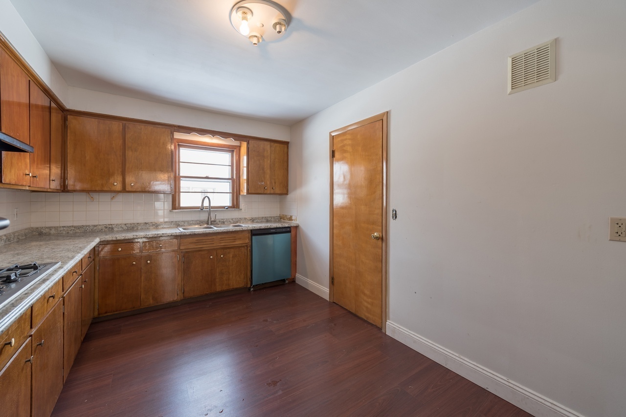 1140 E 176th St – photo 3