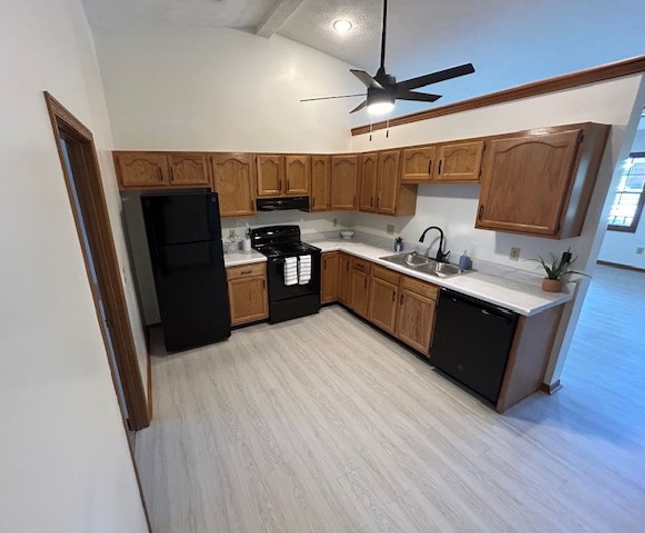 1565 Wayne St unit 1565-A Wayne St – photo 2